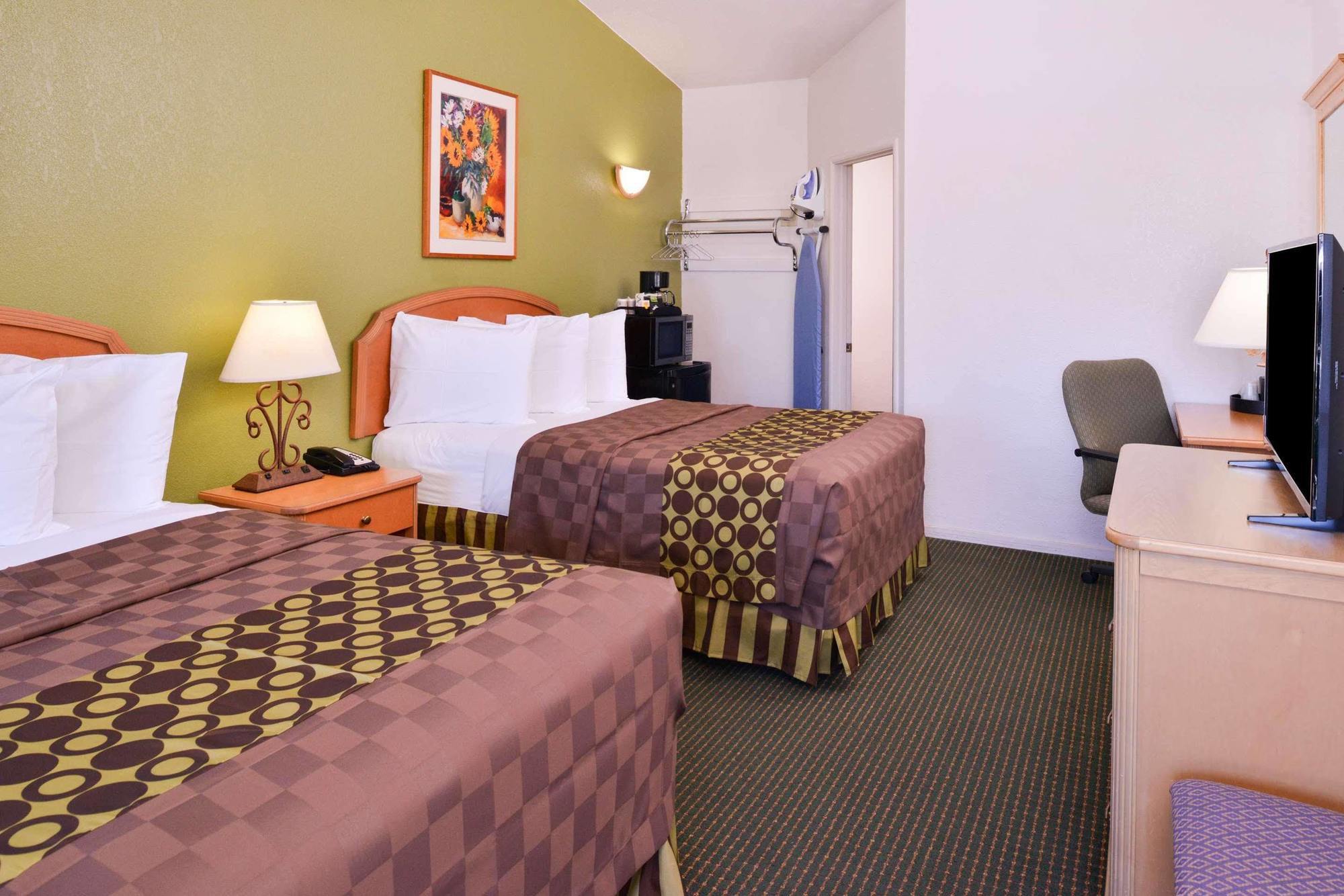 Americas Value Banos Motel