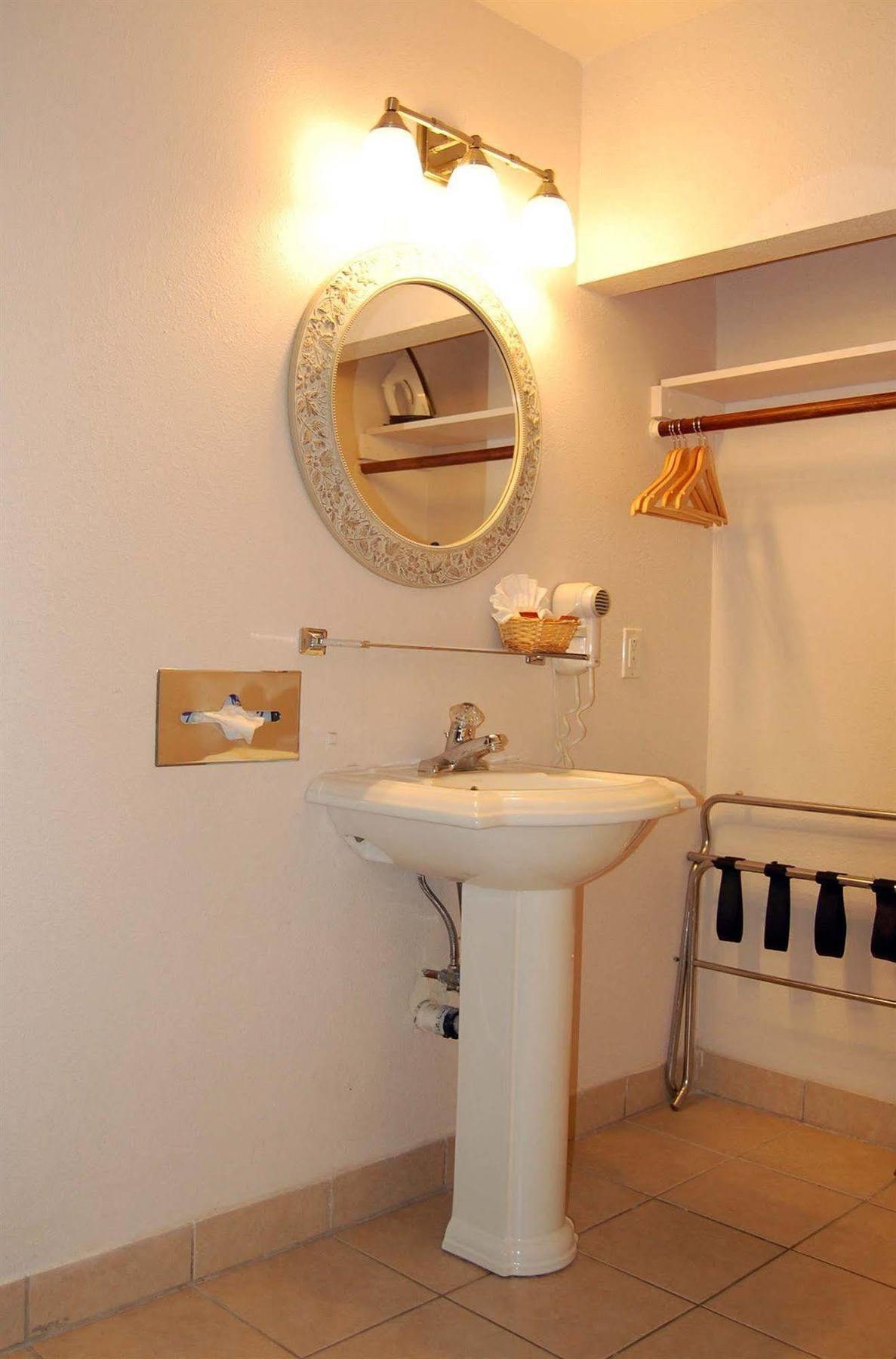 Americas Value Banos Motel 2*